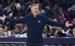 Kerr, Nuggets’ın verilmeyen teknik faul kararı için öfkeli! NBA Haberleri